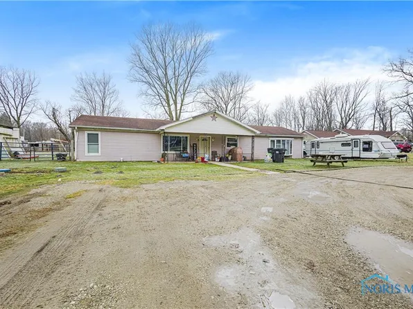 825 N Schwamberger Rd, Holland, OH 43528