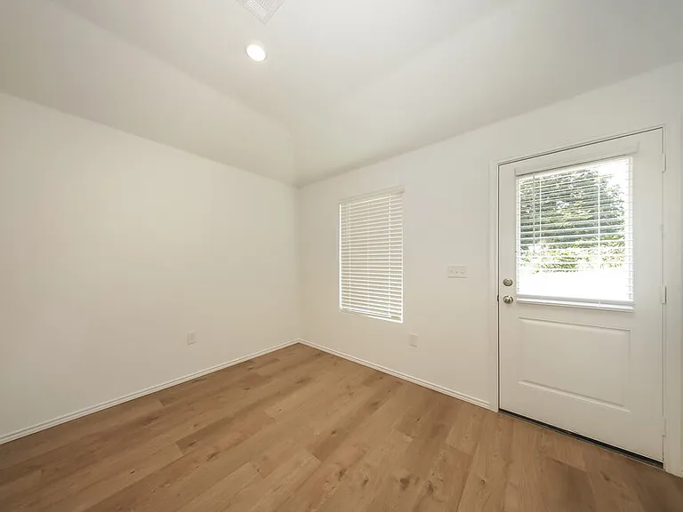 5908 Norway Spruce St — Photo 5