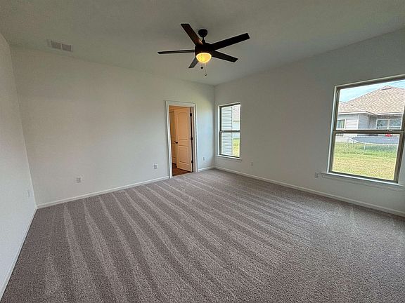 4th image of 333 Settlers Run Dr