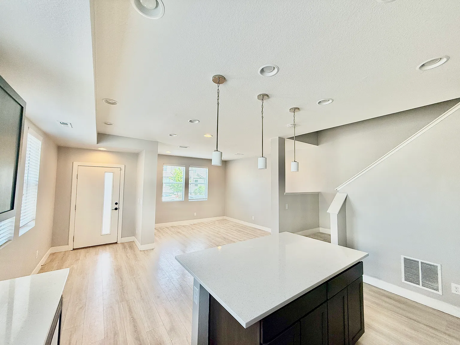 16140 E Warner Pl — Photo 3