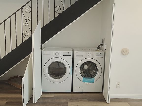 5th image of 882 N Victor Ave #18