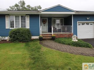 51 Leslie Rd, Colonia, NJ 07067