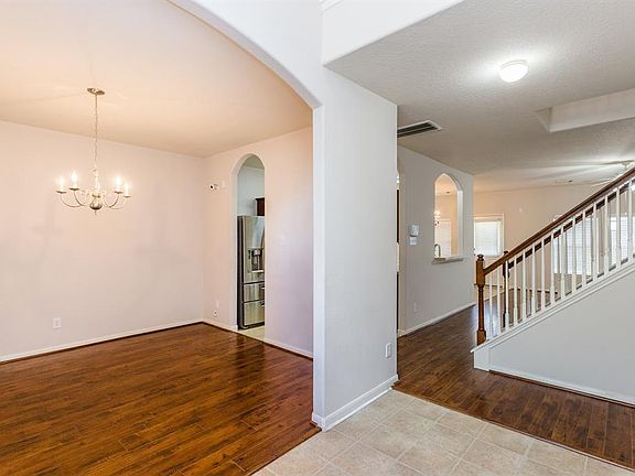 4th image of 25322 Sierra Woods Ln