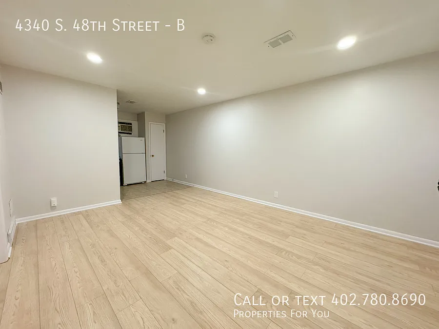 Building Photo - 4340 S 48th St #B