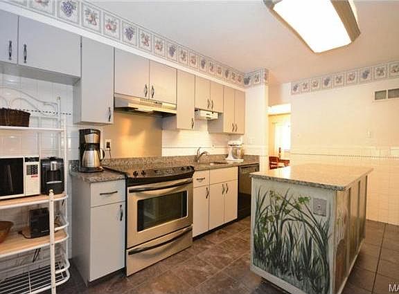 4th image of 8810 Anchorage Ln