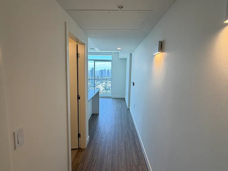 13675 107a Ave #2903 — Photo 3