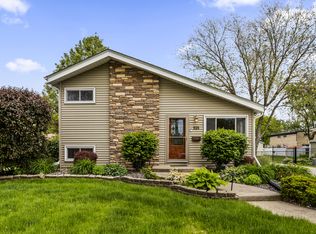 525 N 3rd Ave, Villa Park, IL 60181