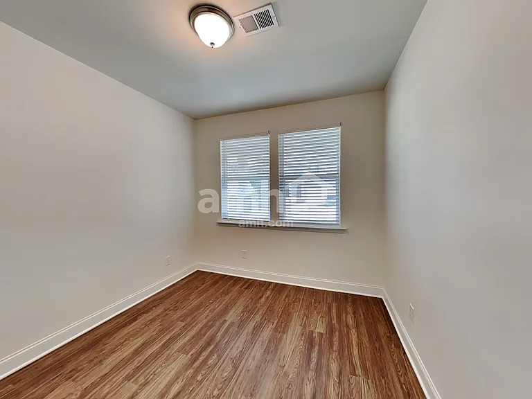 542 Slew Dr — Photo 18