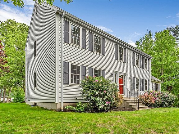 3rd image of 5 Lost Hill Dr