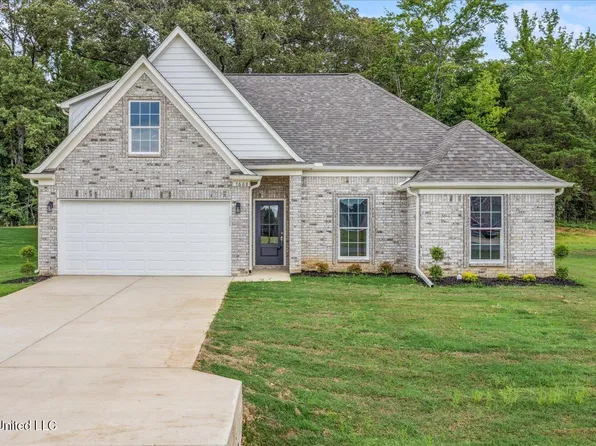 7668 Ridgefield Dr, Horn Lake, MS 38637