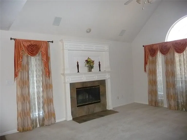 715 Wheaton Ct — Photo 10