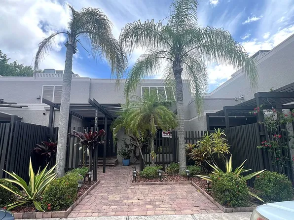 11254 NW 15th Ct, Pembroke Pines, FL 33026
