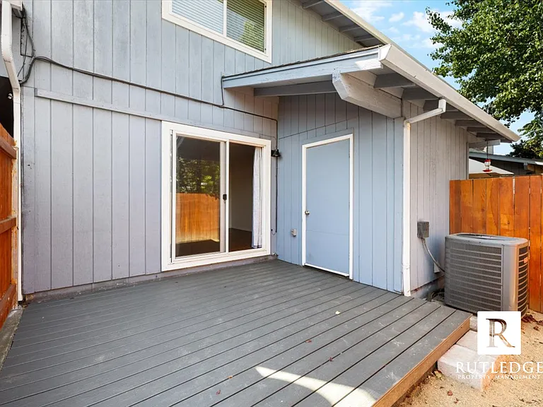 826 Bennett Ave #A-D — Photo 14