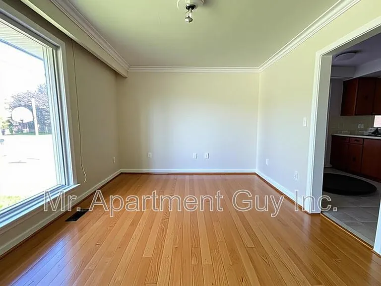 127 Palm Dr #MAIN — Photo 8