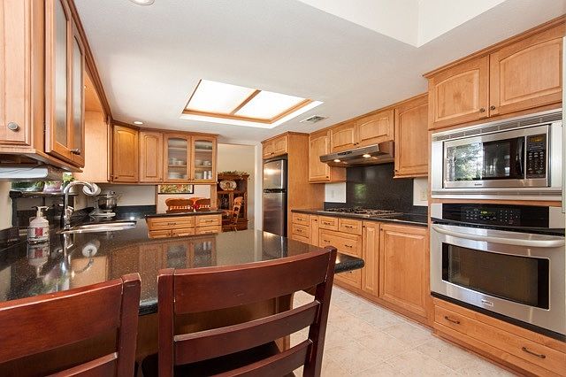 2nd image of 2255 Vartikian Ave