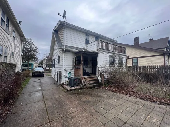 3183 W 112th St, Cleveland, OH 44111