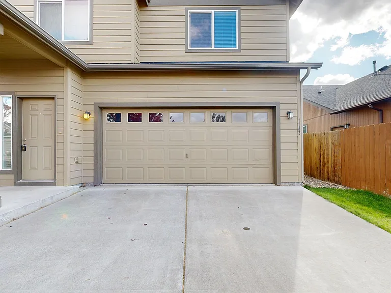 1143 SW Carver St — Photo 3