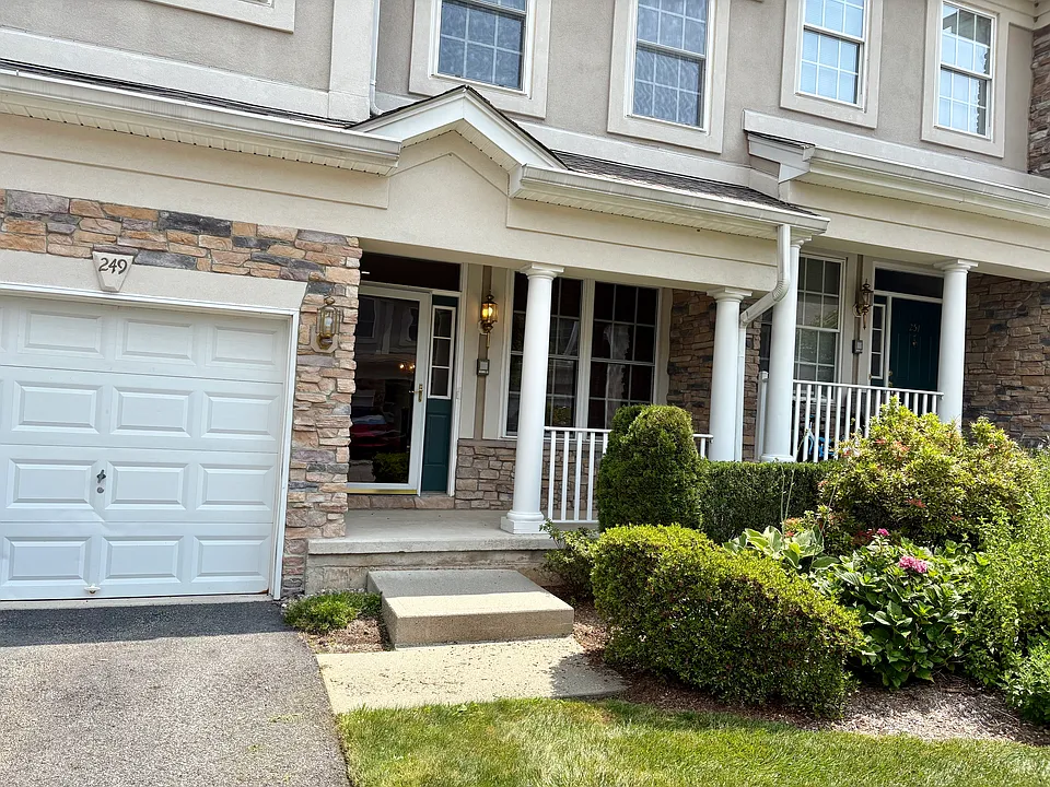 249 Levinberg Ln