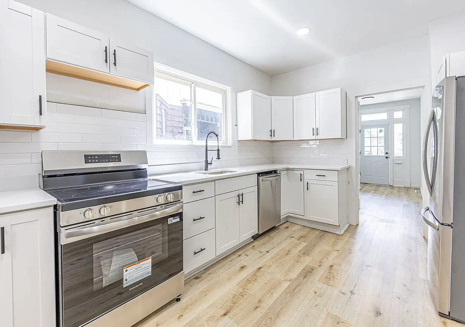 Newly Renovated 5-Bedroom Beauty! — Photo 4
