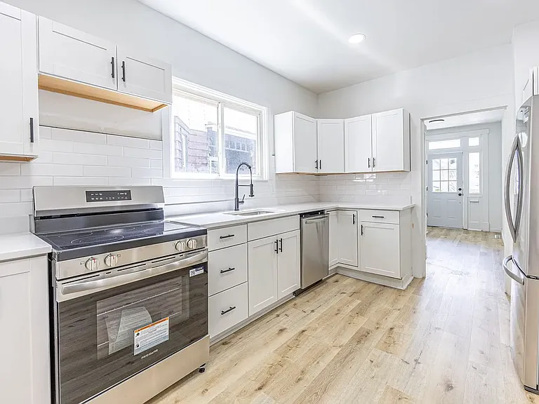 1922 Kenneth Ave — Photo 4