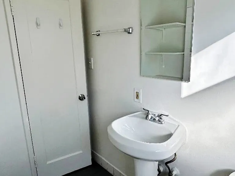 1781 N Orchid Ave #201 — Photo 7