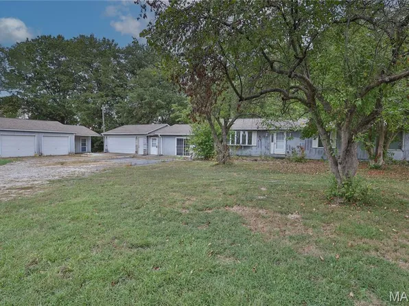 2625 Madison St, Hillsboro, IL 62049