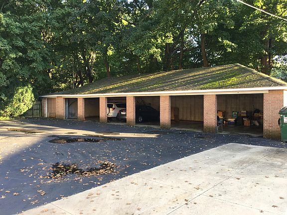 3rd image of 2092 Braewick Dr APT C