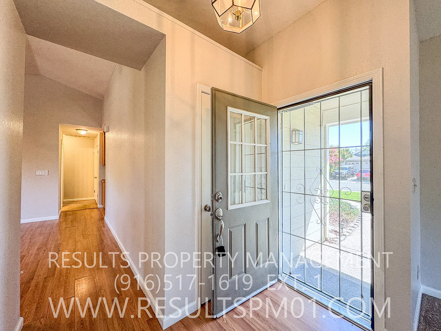 Coming Soon!! 3 bedroom on a Large Corner Lot — Photo 4
