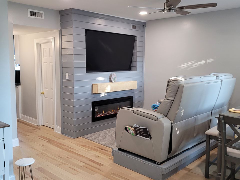1st image of 3127 N Monticello Ave #2