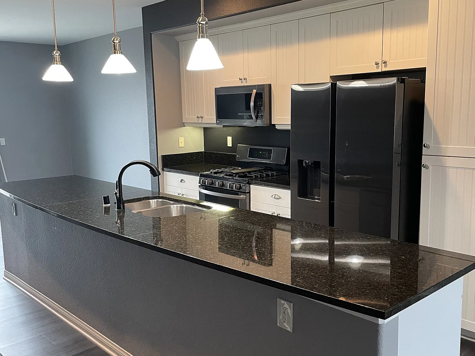 3 bed, 3.5 bath, 1427 sqft, $4,000 — Photo 4