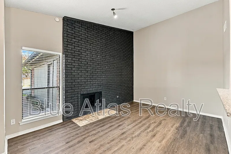 2 bed, 2.0 bath, 1043 sqft, $1,595 — Photo 4