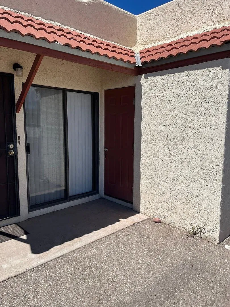 1448 W. Kilburn St. — Photo 3