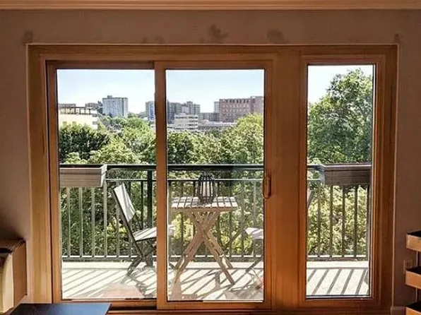 104 North St APT 601, Stamford, CT 06902