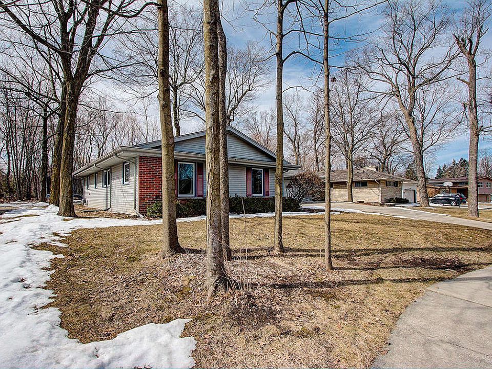 1st image of 249 Lincoln Dr S