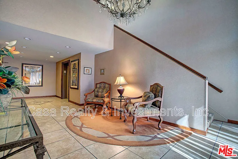 2 bed, 2.0 bath, 1140 sqft, $3,700 — Photo 2