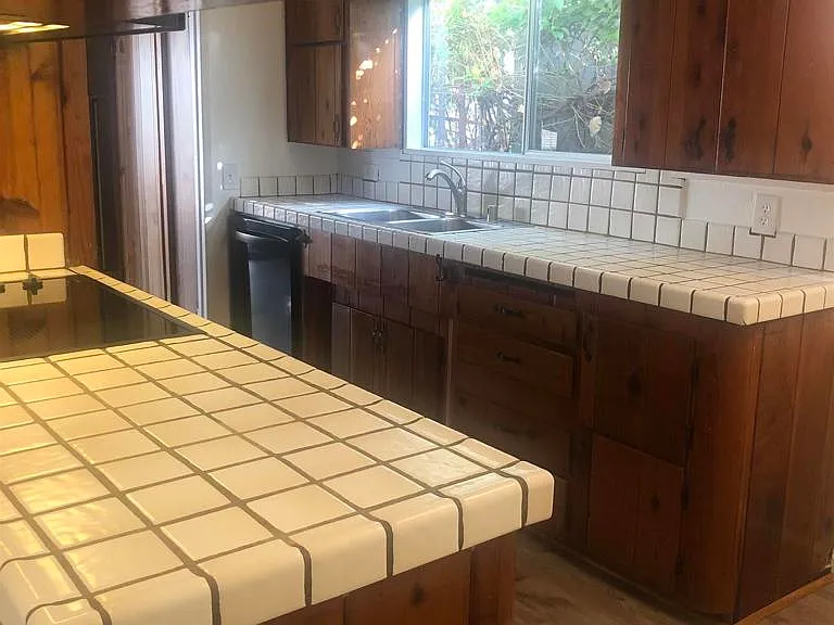 3535 Helix St — Photo 6