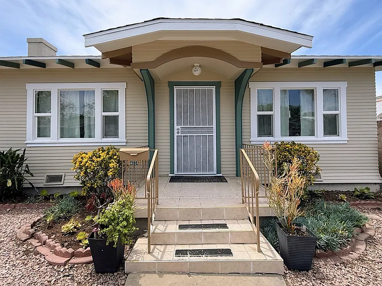 4034 Swift Ave — Photo 1