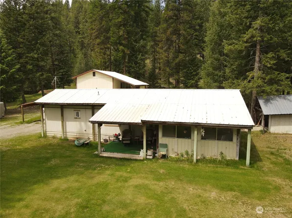 159 Bonaparte Lake Road, Tonasket, WA 98855