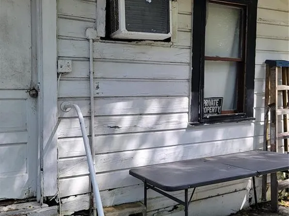 822 Maydell Dr #B, Tampa, FL 33619