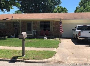 606 Jamaica Dr, Sand Springs, OK 74063