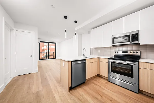 Rented by REAL New York | media 36