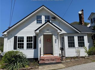 12 Leftwich Ave, Madison, WV 25130