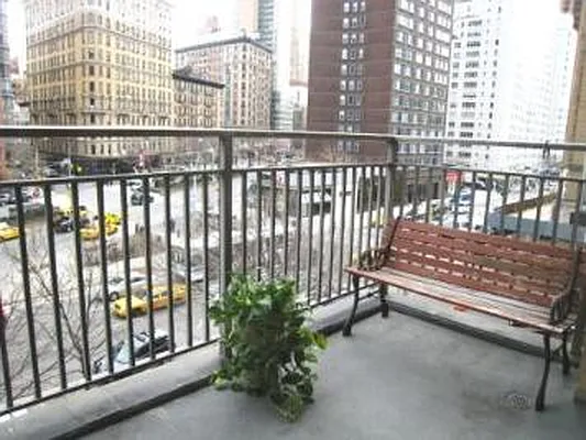 Sold by Corcoran | media 14