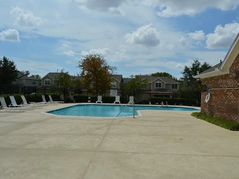 8605 Brunswick Dr — Photo 16