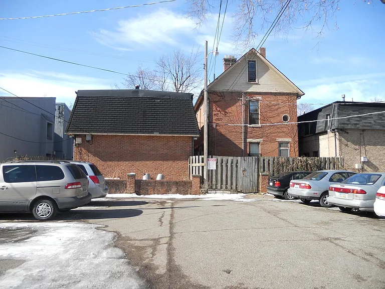 1360 Highland St #B — Photo 3