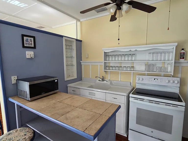 6507 Grand Blvd #A — Photo 4