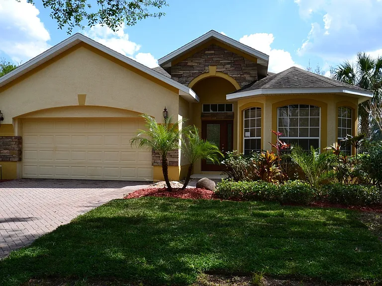 2909 Lake Jean Dr — Photo 1