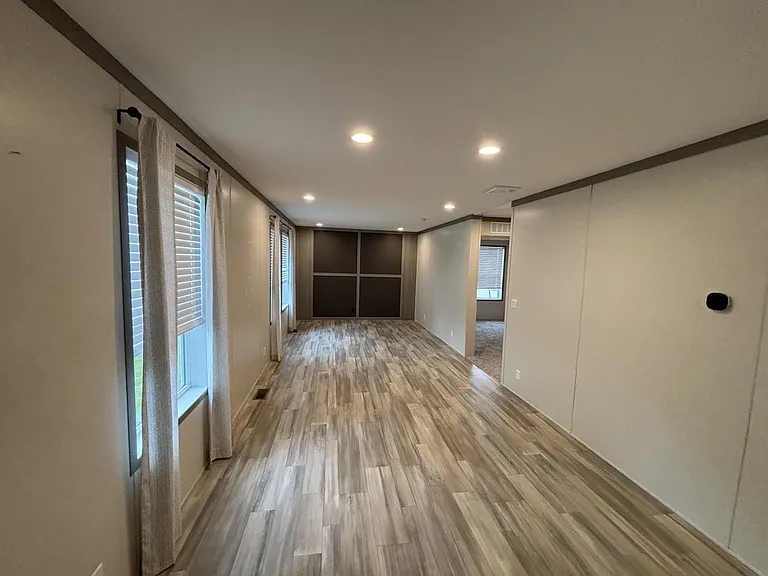 131 Arlington Dr — Photo 3