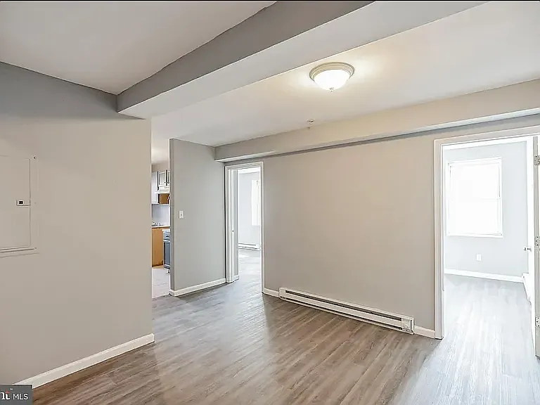 1 bed, $900 — Photo 2