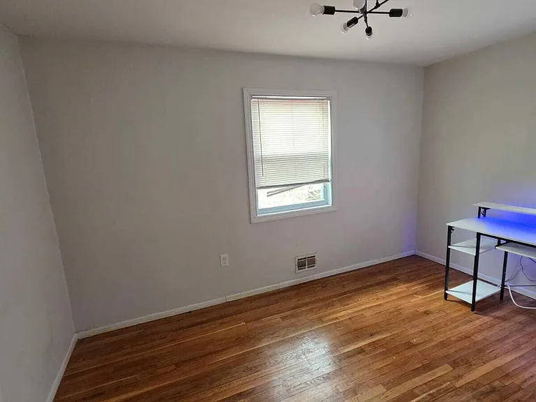 14 Nathan Ave — Photo 4
